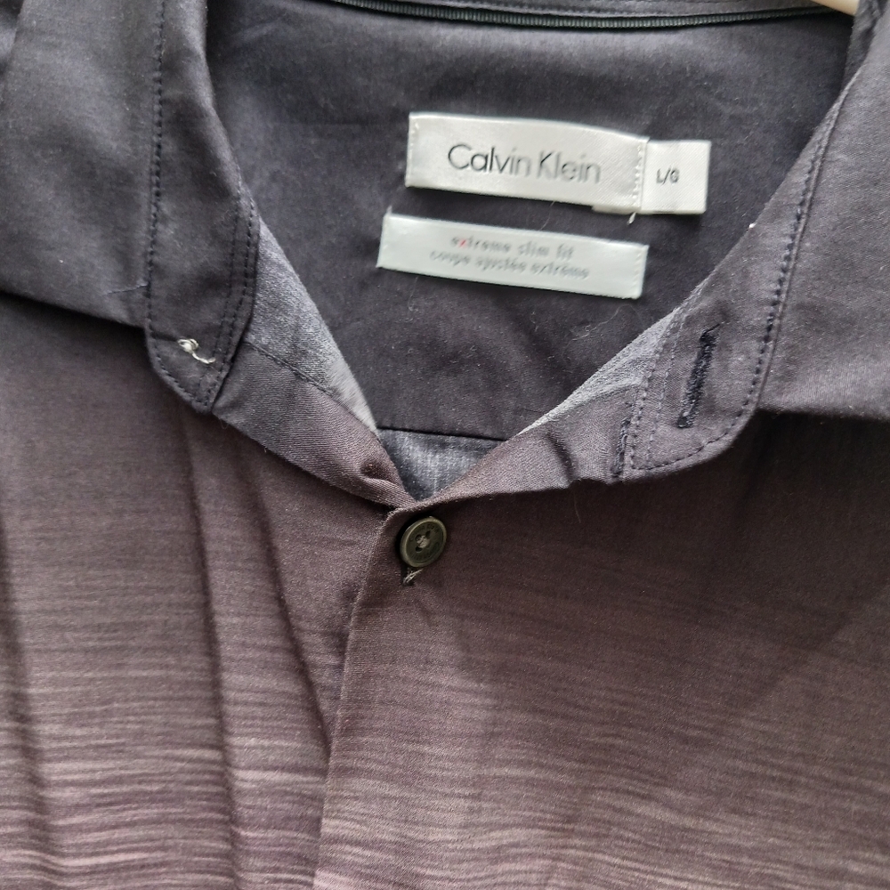 Calvin Klein mens dress shirt. Large